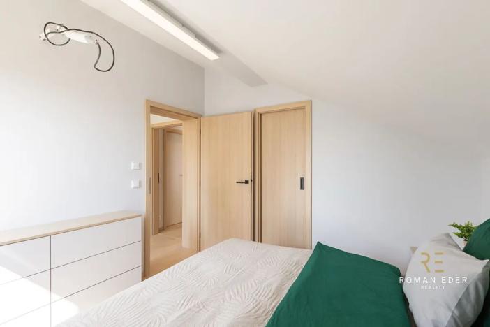 Prodej vícegeneračního domu, Praha - Záběhlice, Střemchová, 348 m2