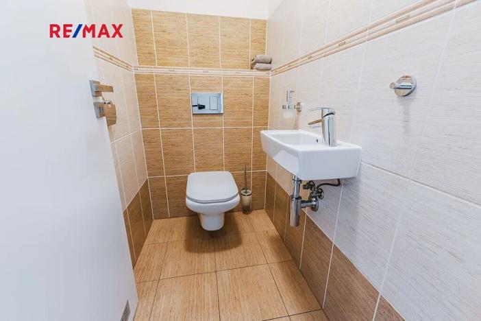 Prodej rodinného domu, Praha - Vinoř, Lipoltická, 202 m2