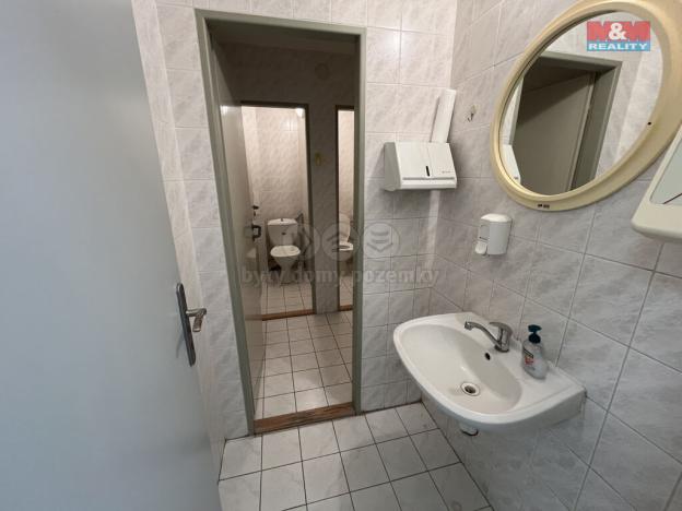 Pronájem kanceláře, Třinec - Lyžbice, nám. Svobody, 61 m2