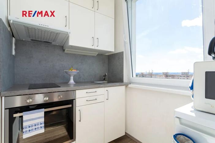Prodej bytu 1+1, Praha - Troja, Krynická, 29 m2