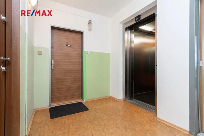 Prodej bytu 1+1, Praha - Troja, Krynická, 29 m2