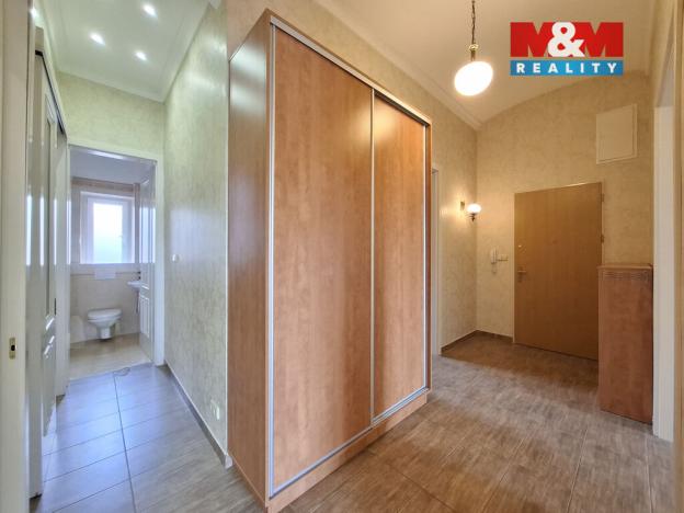 Pronájem bytu 4+1, Karlovy Vary, Varšavská, 105 m2