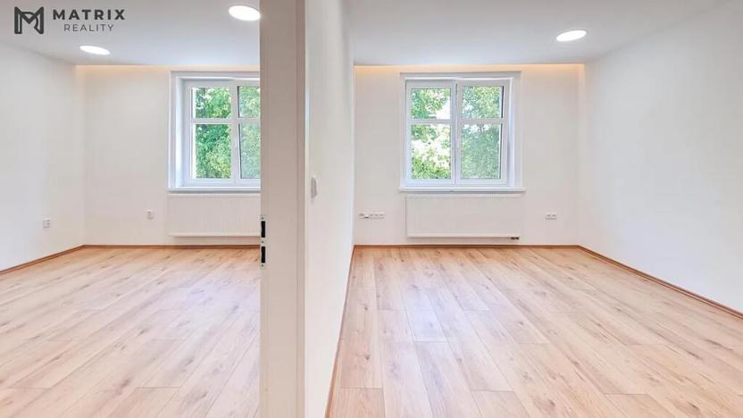 Prodej bytu 2+kk, Králův Dvůr, náměstí Míru, 55 m2