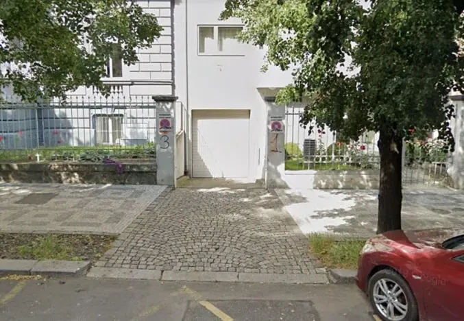Pronájem garážového stání, Praha - Bubeneč, Ovenecká, 15 m2