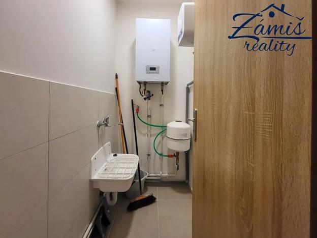 Pronájem obchodního prostoru, Kladno, Tyršova, 260 m2