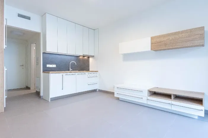Pronájem bytu 1+kk, Praha - Košíře, Hlaváčkova, 25 m2