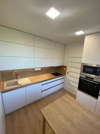 Prodej bytu 4+1, Zlín, Okružní, 82 m2