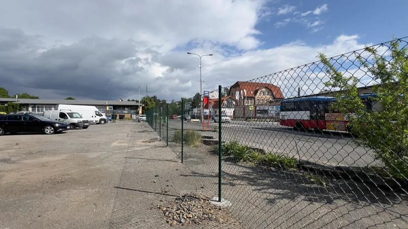 Pronájem komerčního pozemku, Praha - Modřany, Komořanská, 1500 m2