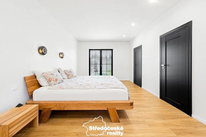 Prodej rodinného domu, Polerady, 240 m2