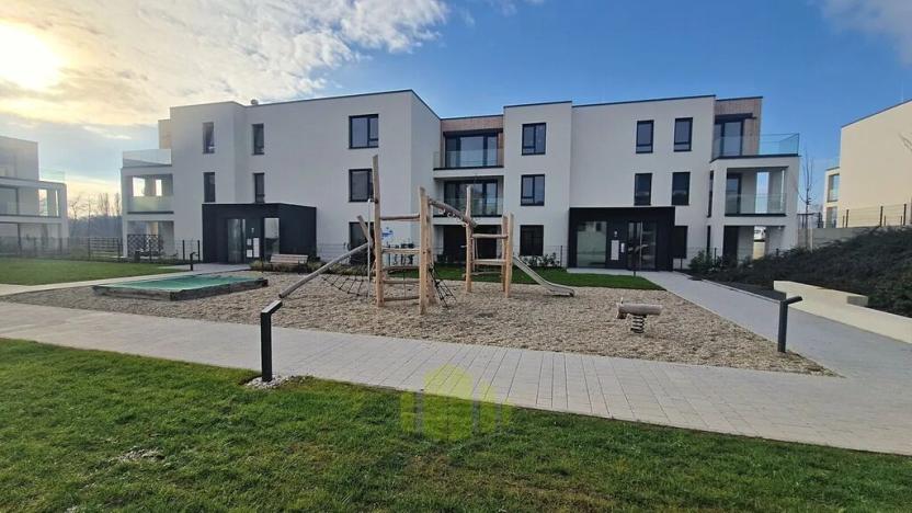 Pronájem garážového stání, Olomouc, Hněvotínská, 13 m2