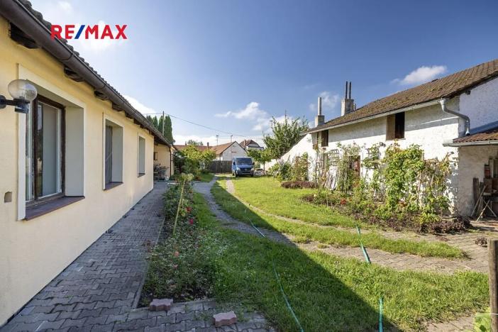 Prodej obchodního prostoru, Čelákovice, Na Hrázi, 650 m2