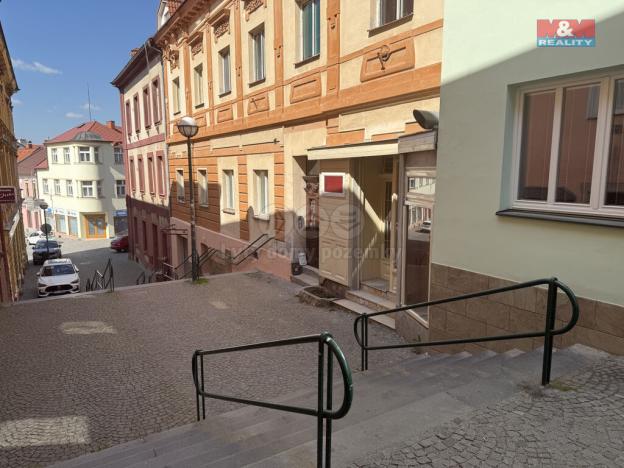 Pronájem obchodního prostoru, Chrudim - Chrudim II, Široké schody, 18 m2