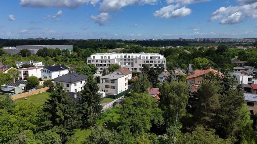 Prodej bytu 1+kk, Praha - Hostavice, Českobrodská, 31 m2