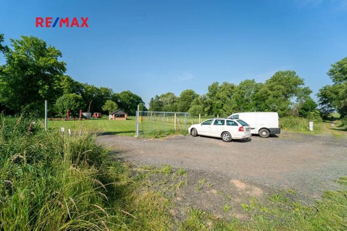 Prodej komerční nemovitosti, Chrášťany, 10917 m2