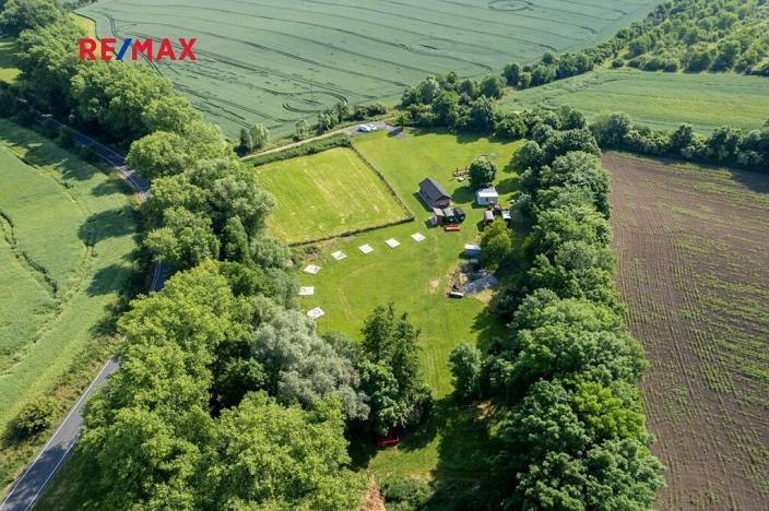 Prodej komerční nemovitosti, Chrášťany, 10917 m2