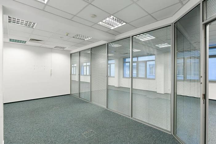 Pronájem kanceláře, Praha - Karlín, Thámova, 281 m2