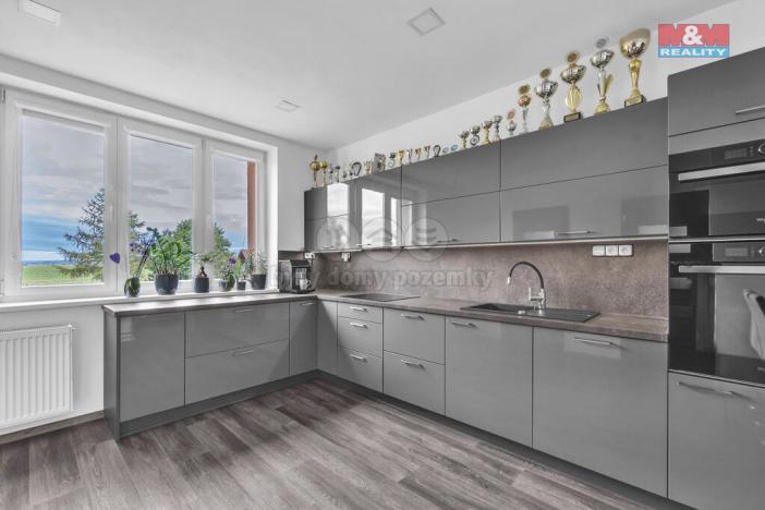 Prodej rodinného domu, Boseň, 180 m2