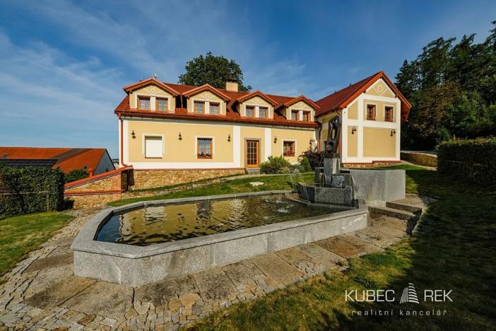 Prodej ubytování, Chotoviny, Táborská, 2200 m2