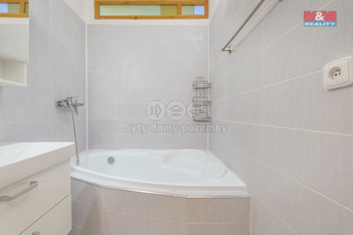 Prodej bytu 3+1, Karlovy Vary - Stará Role, Dvořákova, 83 m2