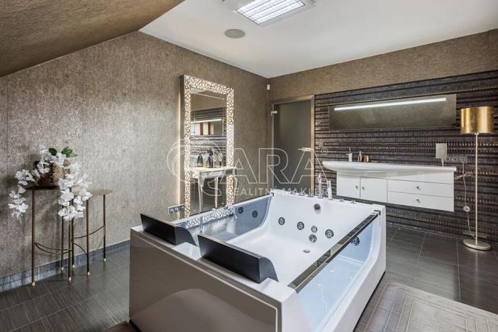 Prodej obchodního prostoru, Zeleneč, Jitrocelová, 150 m2