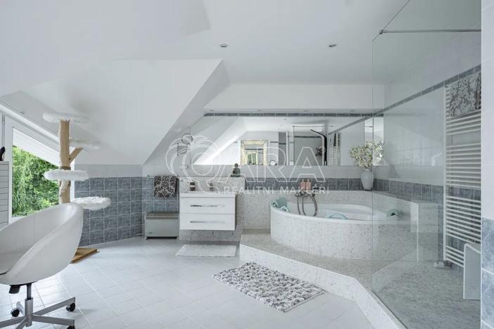 Prodej vily, Zeleneč, Štefánikova, 540 m2