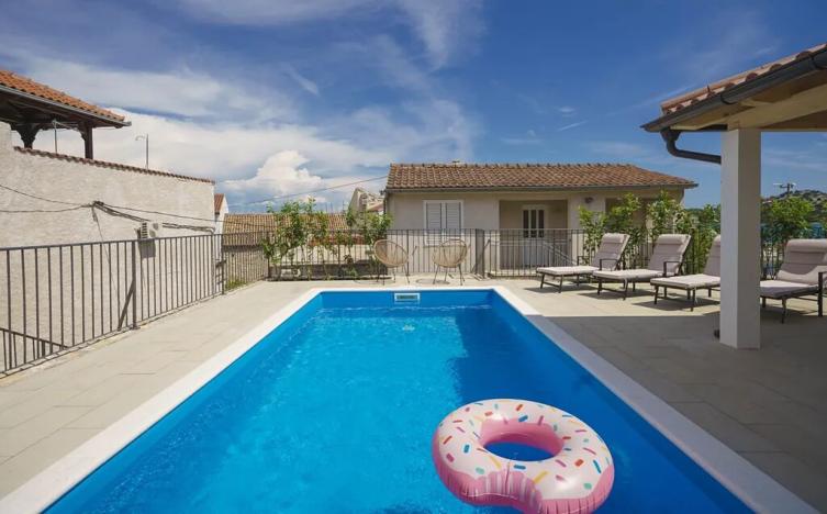 Prodej rodinného domu, Tribunj, Chorvatsko, 137 m2