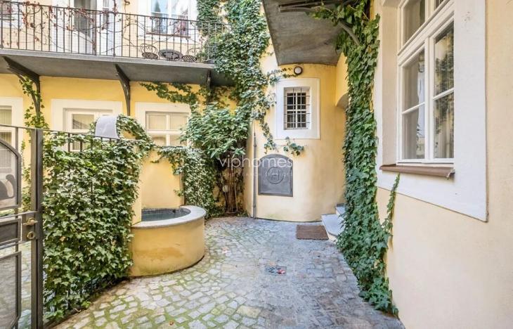 Pronájem bytu 4+1, Praha - Malá Strana, Vlašská, 221 m2