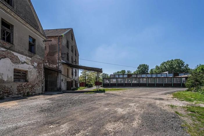 Prodej komerční nemovitosti, Přítluky, 2507 m2