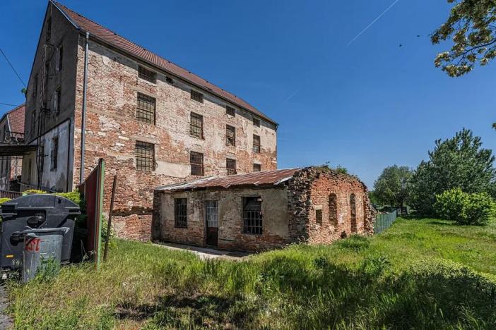 Prodej komerční nemovitosti, Přítluky, 2507 m2