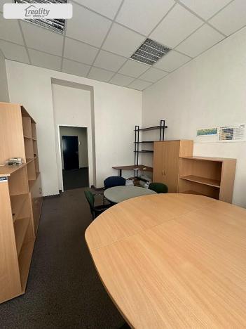 Pronájem kanceláře, Blansko, Gellhornova, 541 m2