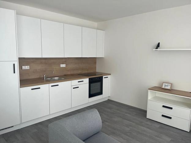 Pronájem bytu 2+kk, Praha - Smíchov, Plzeňská, 40 m2