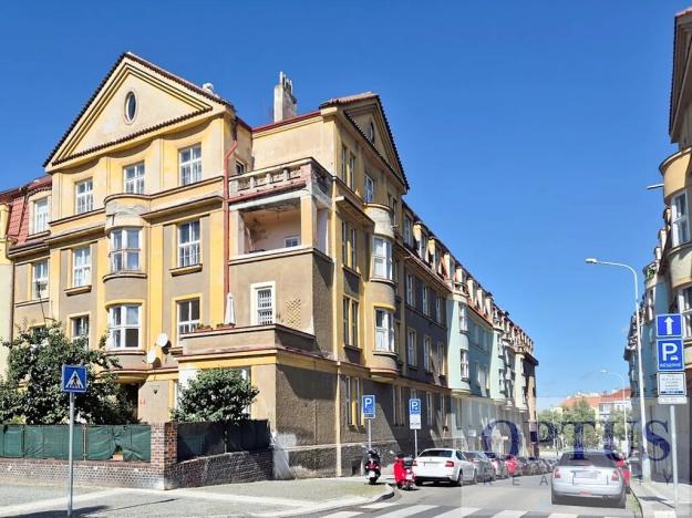 Pronájem bytu 2+1, Praha - Hradčany, Na valech, 78 m2