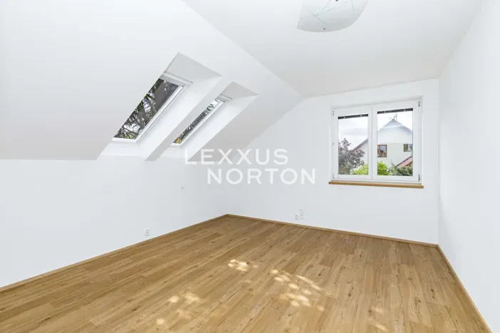 Pronájem rodinného domu, Statenice, Keltská, 280 m2