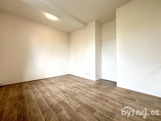 Pronájem bytu 2+kk, Olomouc - Hodolany, Rejskova, 35 m2