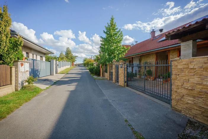 Prodej rodinného domu, Statenice, 153 m2