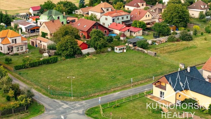 Prodej pozemku pro bydlení, Okřesaneč, 1732 m2