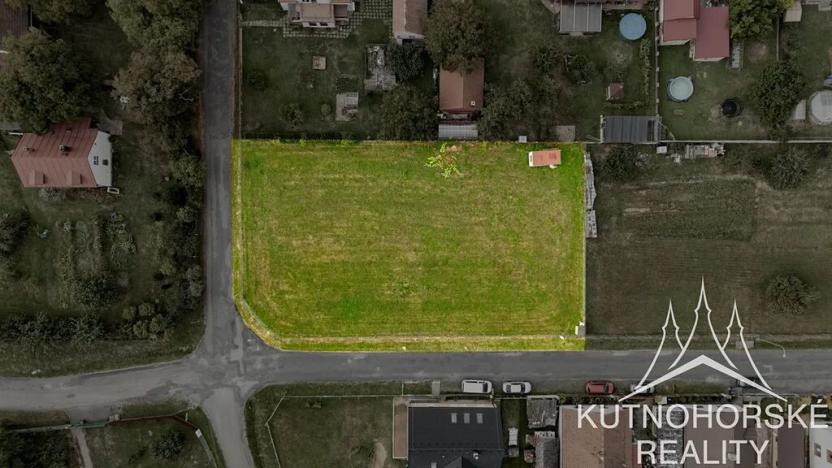 Prodej pozemku pro bydlení, Okřesaneč, 1732 m2