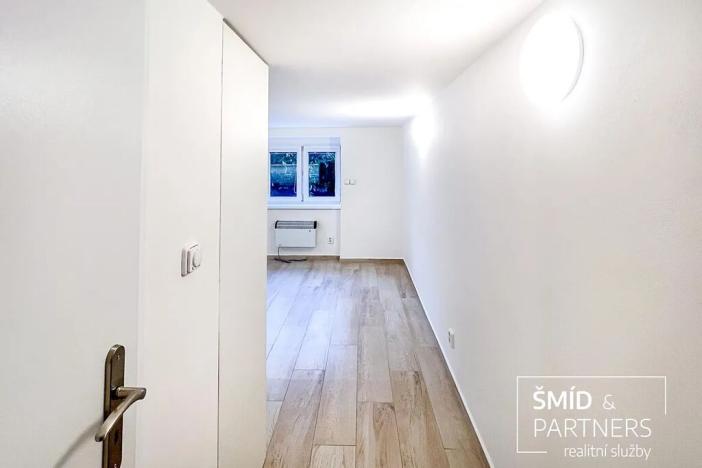 Prodej obchodního prostoru, Poděbrady, Hakenova, 40 m2