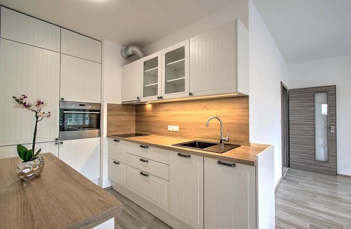 Pronájem bytu 2+kk, Praha - Holešovice, Na Maninách, 62 m2