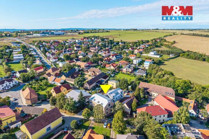 Prodej bytu 2+kk, Praha - Holyně, náměstí Pod lípou, 61 m2