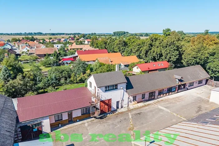 Prodej rodinného domu, Straky, 350 m2