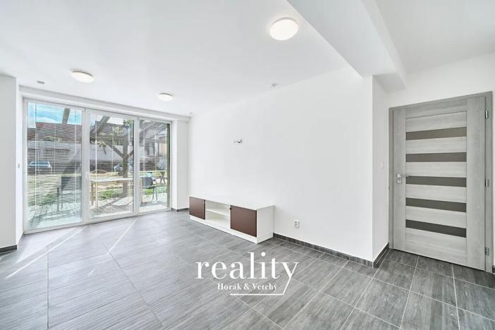 Prodej bytu 2+kk, Dešná, 49 m2