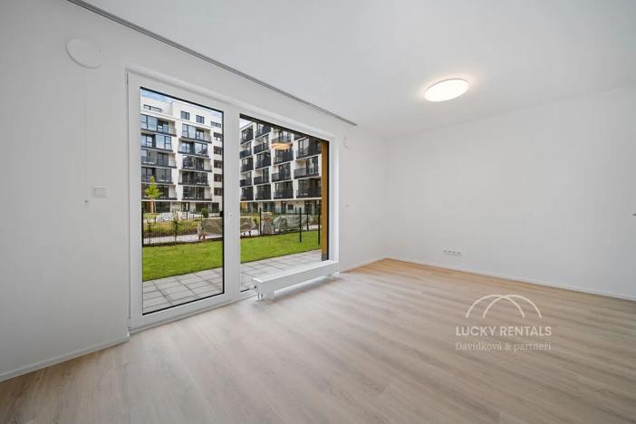 Pronájem bytu 1+kk, Praha - Chodov, Líbalova, 30 m2