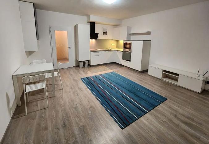 Pronájem bytu 1+kk, Kladno, Jaroslava Holečka, 37 m2