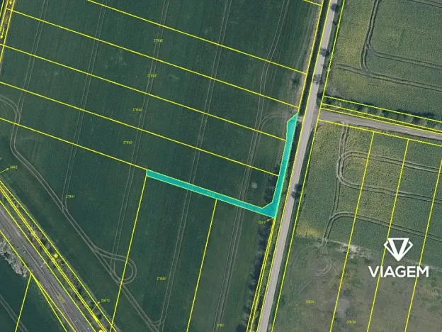 Prodej podílu pole, Dobrovice, 2305 m2