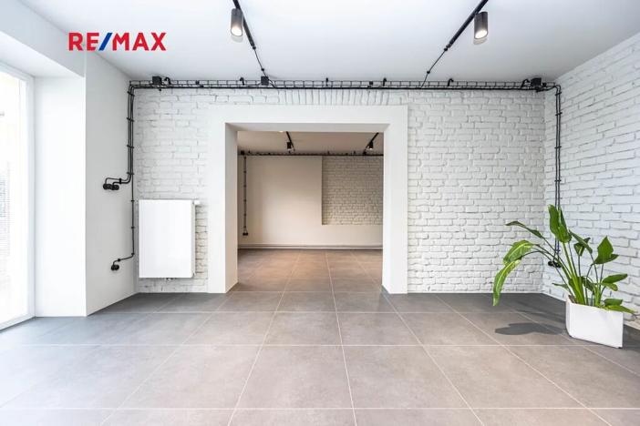 Pronájem kanceláře, Praha - Smíchov, U smíchovského hřbitova, 53 m2