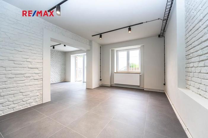 Pronájem kanceláře, Praha - Smíchov, U smíchovského hřbitova, 53 m2