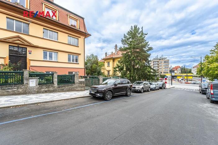 Pronájem kanceláře, Praha - Smíchov, U smíchovského hřbitova, 53 m2