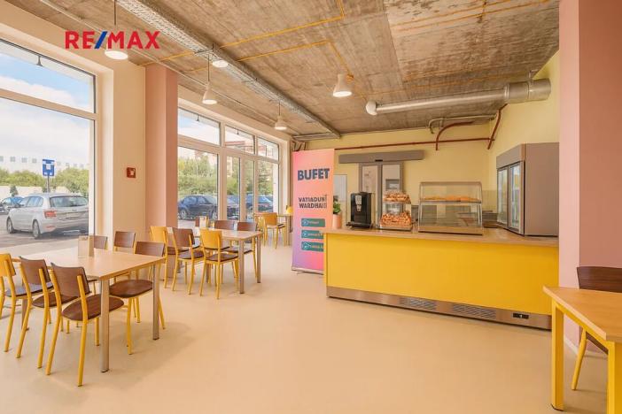 Pronájem ordinace, Milovice, Spojovací, 64 m2