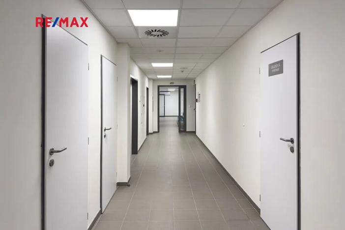 Pronájem ordinace, Milovice, Spojovací, 64 m2